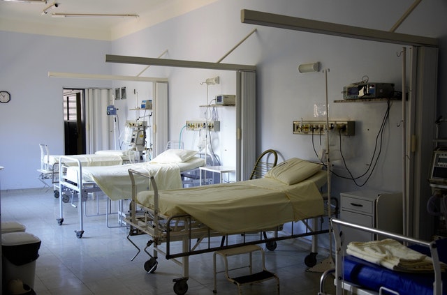 bed empty equipments floor 236380